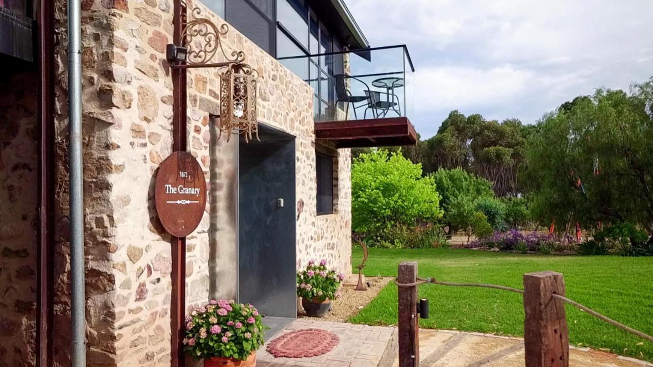 לינה וארוחת בוקר Sellicks Hill The Old Chaff Mill Organic Vineyard Retreat מראה חיצוני תמונה